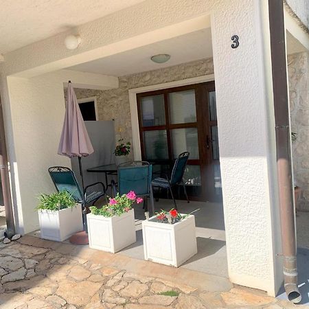 Lovely Apartment In The Groundfloor Zara Esterno foto