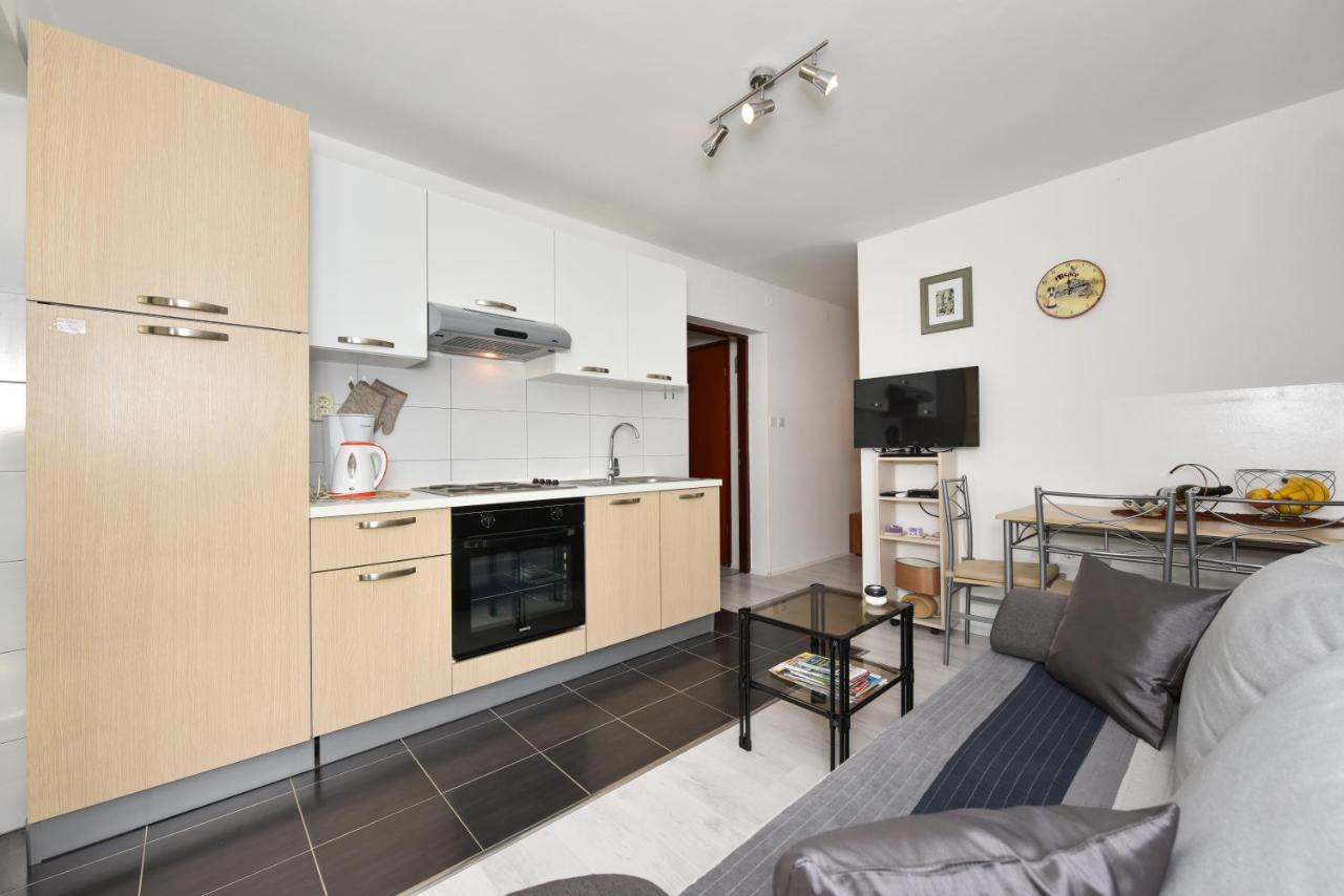 Lovely Apartment In The Groundfloor Zara Esterno foto