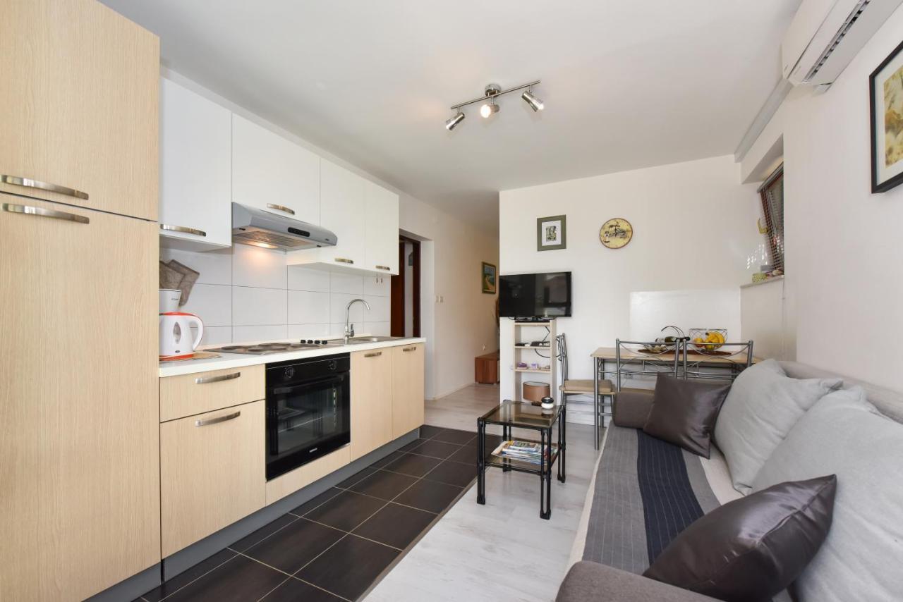 Lovely Apartment In The Groundfloor Zara Esterno foto