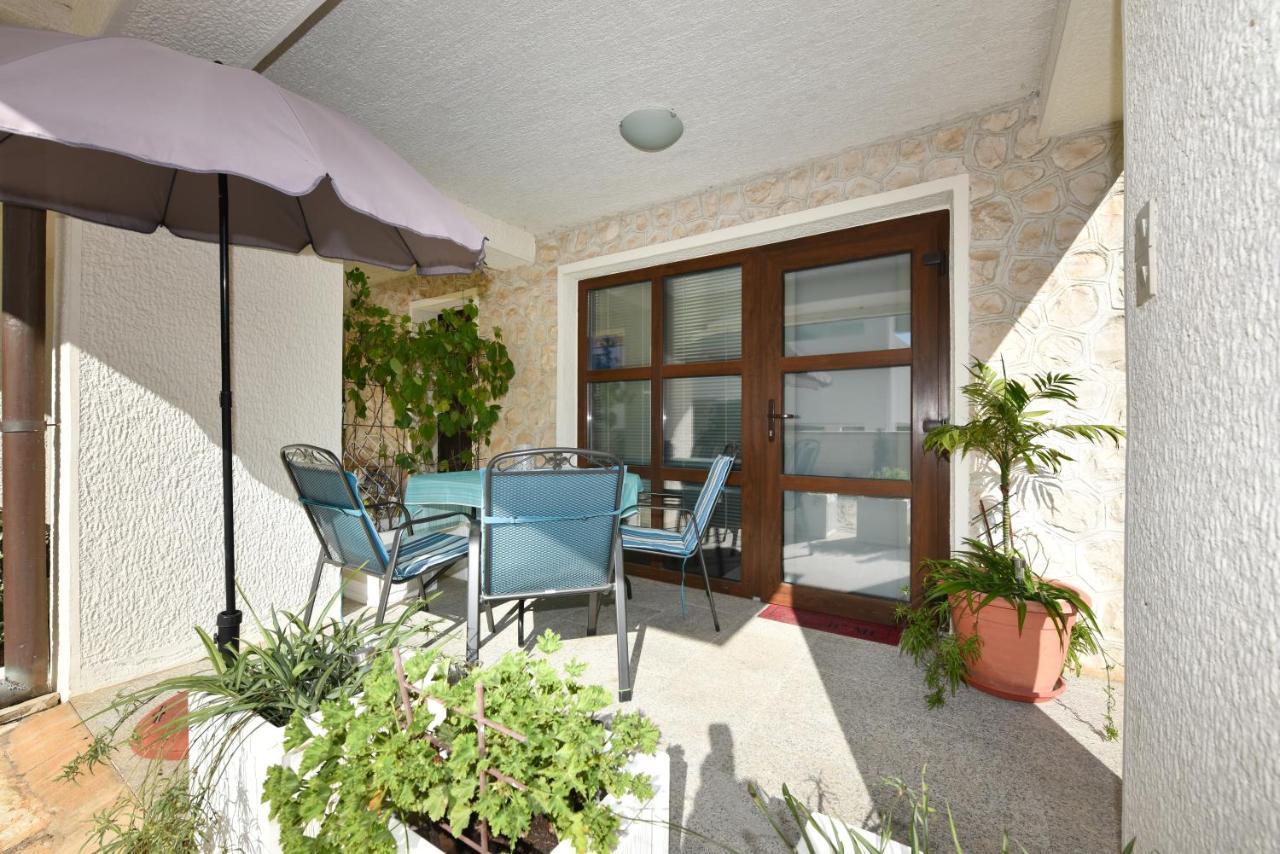 Lovely Apartment In The Groundfloor Zara Esterno foto