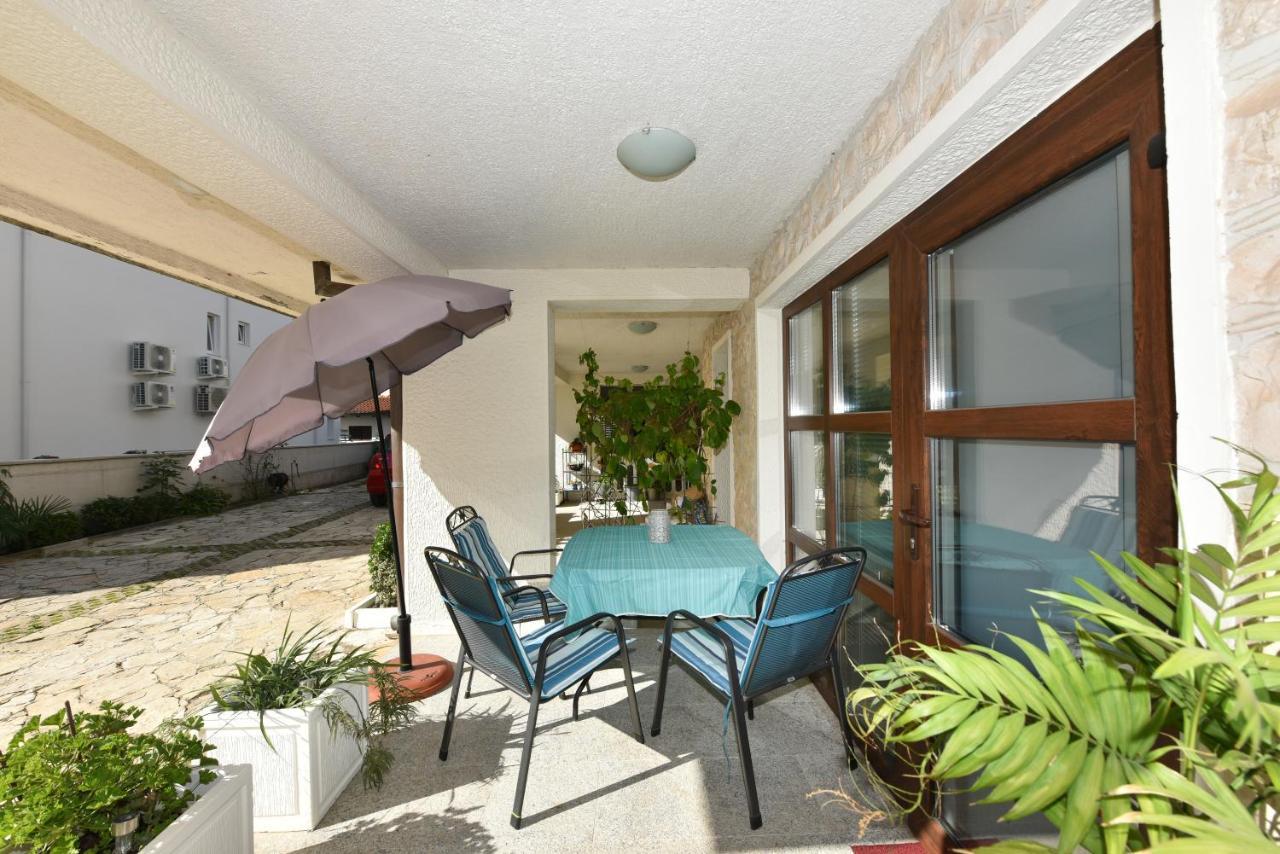 Lovely Apartment In The Groundfloor Zara Esterno foto