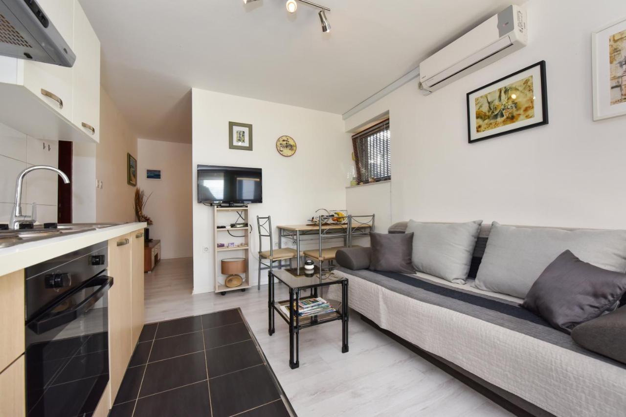 Lovely Apartment In The Groundfloor Zara Esterno foto