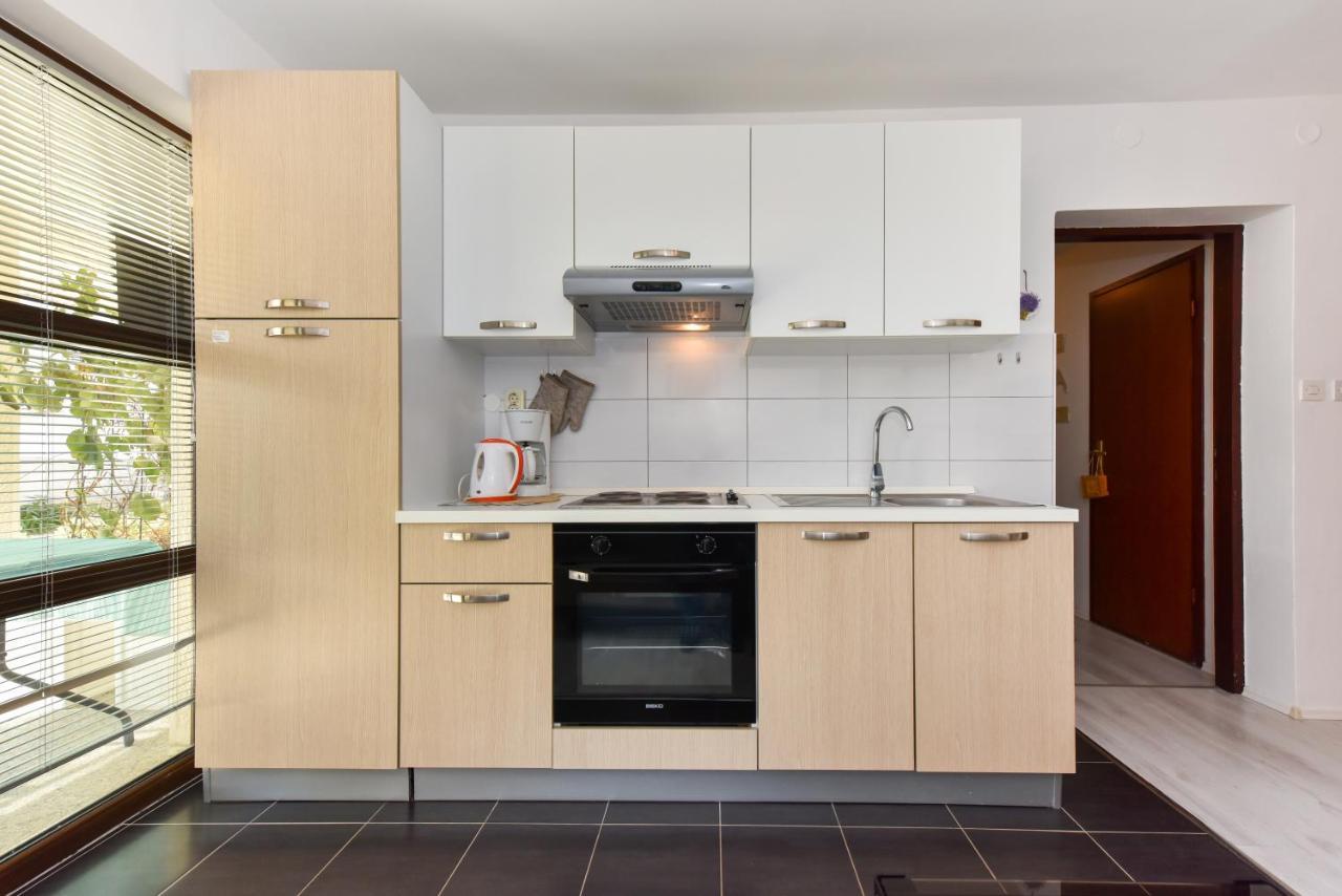 Lovely Apartment In The Groundfloor Zara Esterno foto