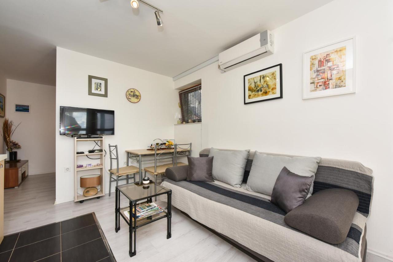 Lovely Apartment In The Groundfloor Zara Esterno foto