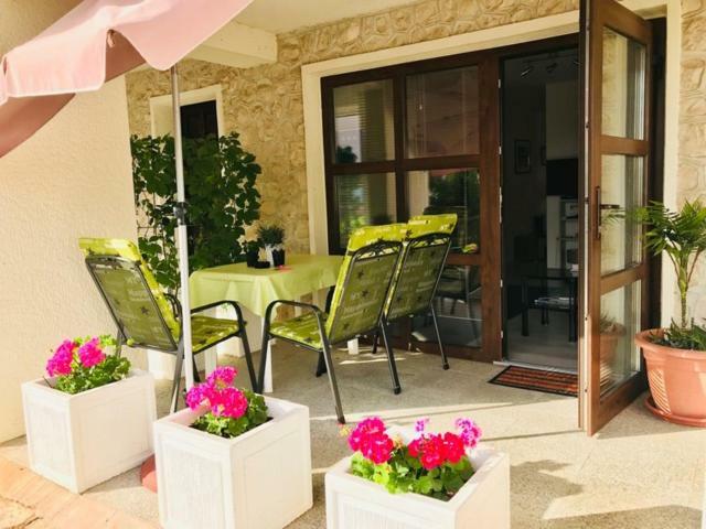 Lovely Apartment In The Groundfloor Zara Esterno foto